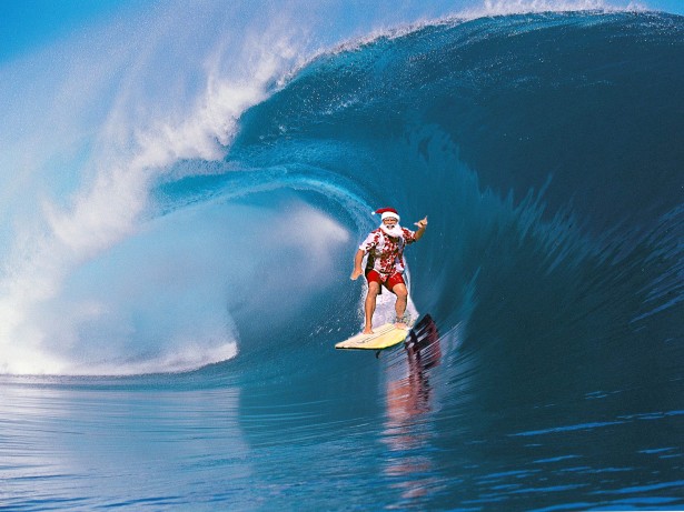 Santa-Surfing-Witch's-rock-tamarindo