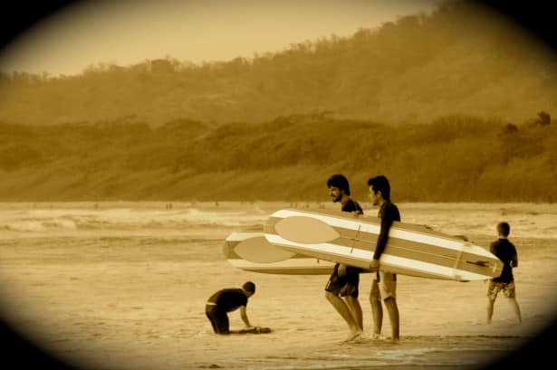 Read more about the article ‘The Flow of Surfing’ by Julie Javelle