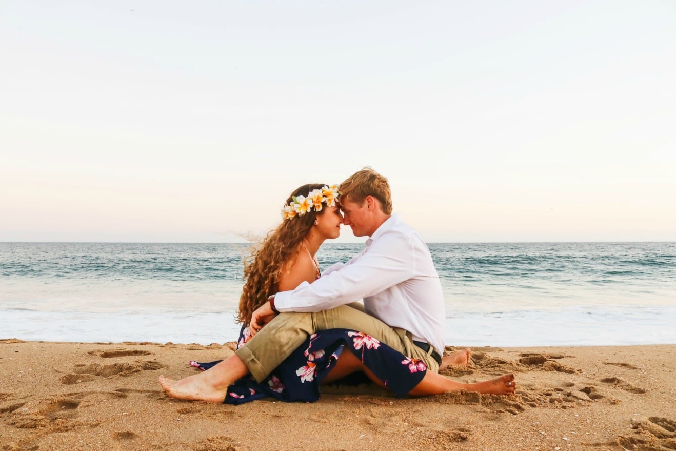 Read more about the article 5 Things to Consider Before Dating a Surfer
