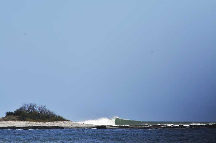 Isla Capitán surf spot - Playa Tamarindo, Costa Rica