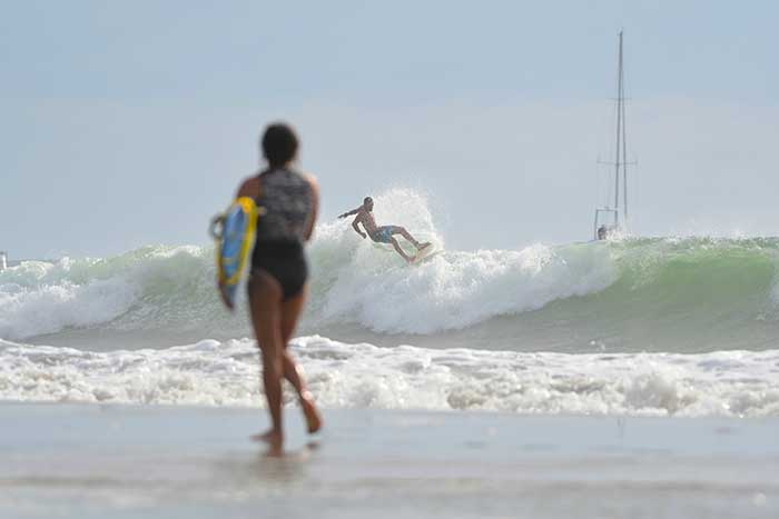Nice floater at Pico Pequeño, Playa Tamarindo, Costa Rica