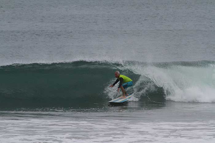 Nice peeling right - Tamarindo Beach Break