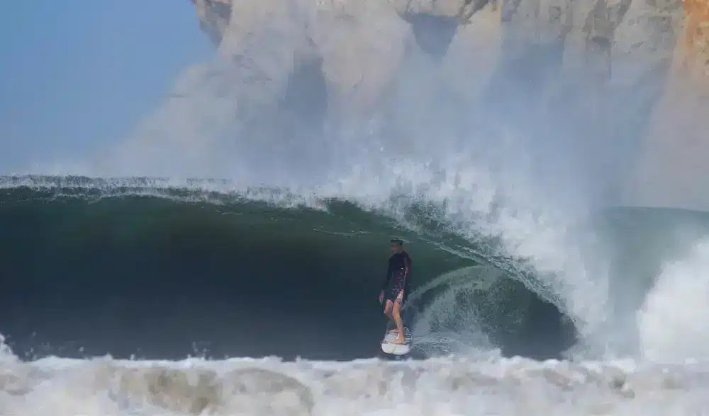 perfect barrel surfing witchs rock tamarindo costa rica dry season january 2023 el templo