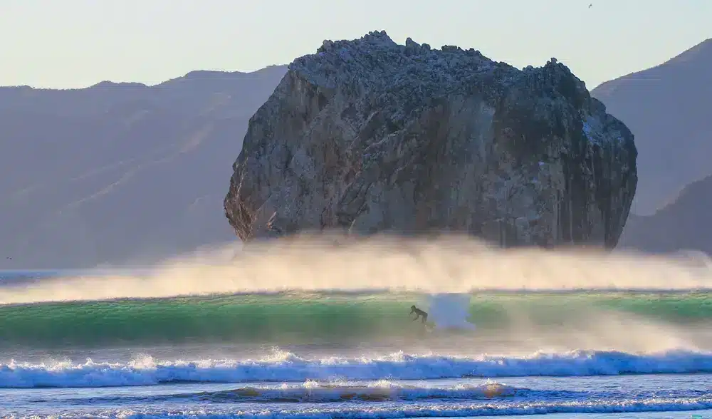 surfing roca bruja costa rica witchs rock perfect wave january march offshore summer dry season