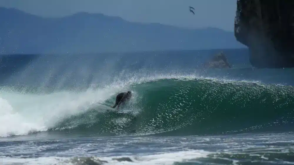 witchs_rock_south_swell_barrell