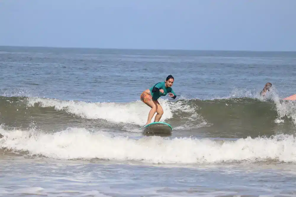 Read more about the article Beginner’s Guide to Learning Surfing in Costa Rica